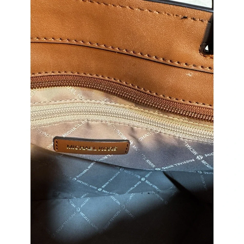 Michael Kors Medium Brown Leather Tote Bag with Zip With A Wallet Pre-Owned